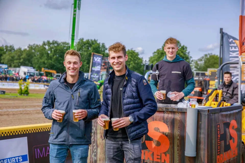 Jongens die bier halen
